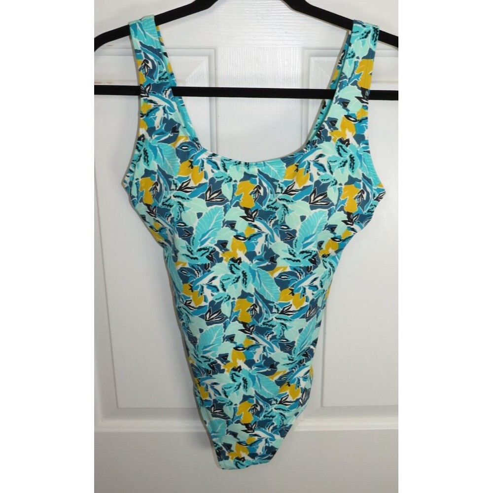 L.L.Bean Floral One Piece Swimsuit Size 10 Built In Bra Tummy Control UPF 50+